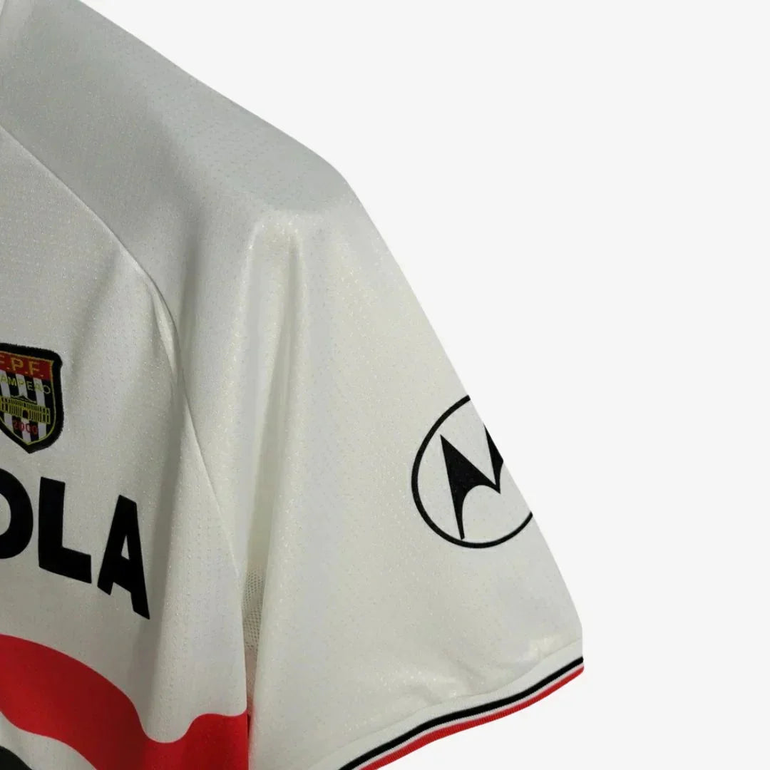 Retro 2000 Fan Shirt
