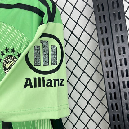 Goalkeeper 25/26 Kids Shirt Kit