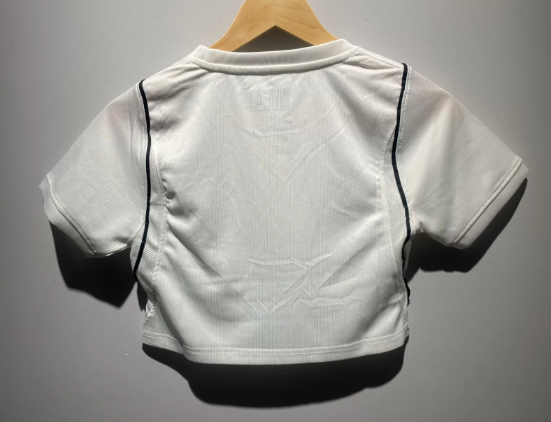 Cropped Away 26/27 Women’s Shirt