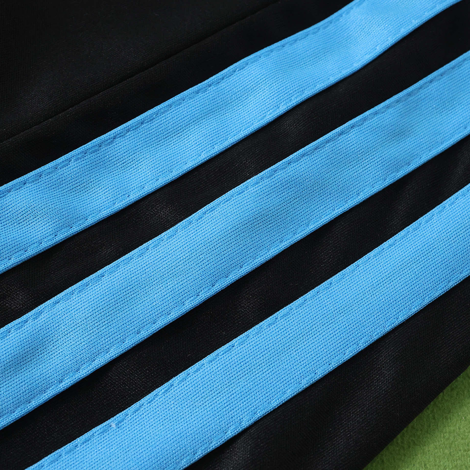 United Home 26/27 Kids Shirt Kit